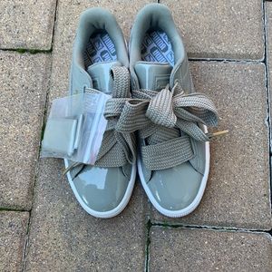 Pink ribbon puma shoes